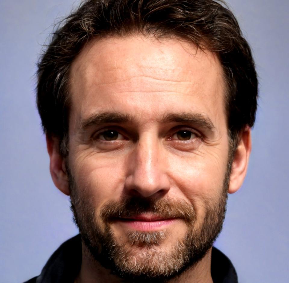 Henrik Olofsson discussing debt reduction strategies